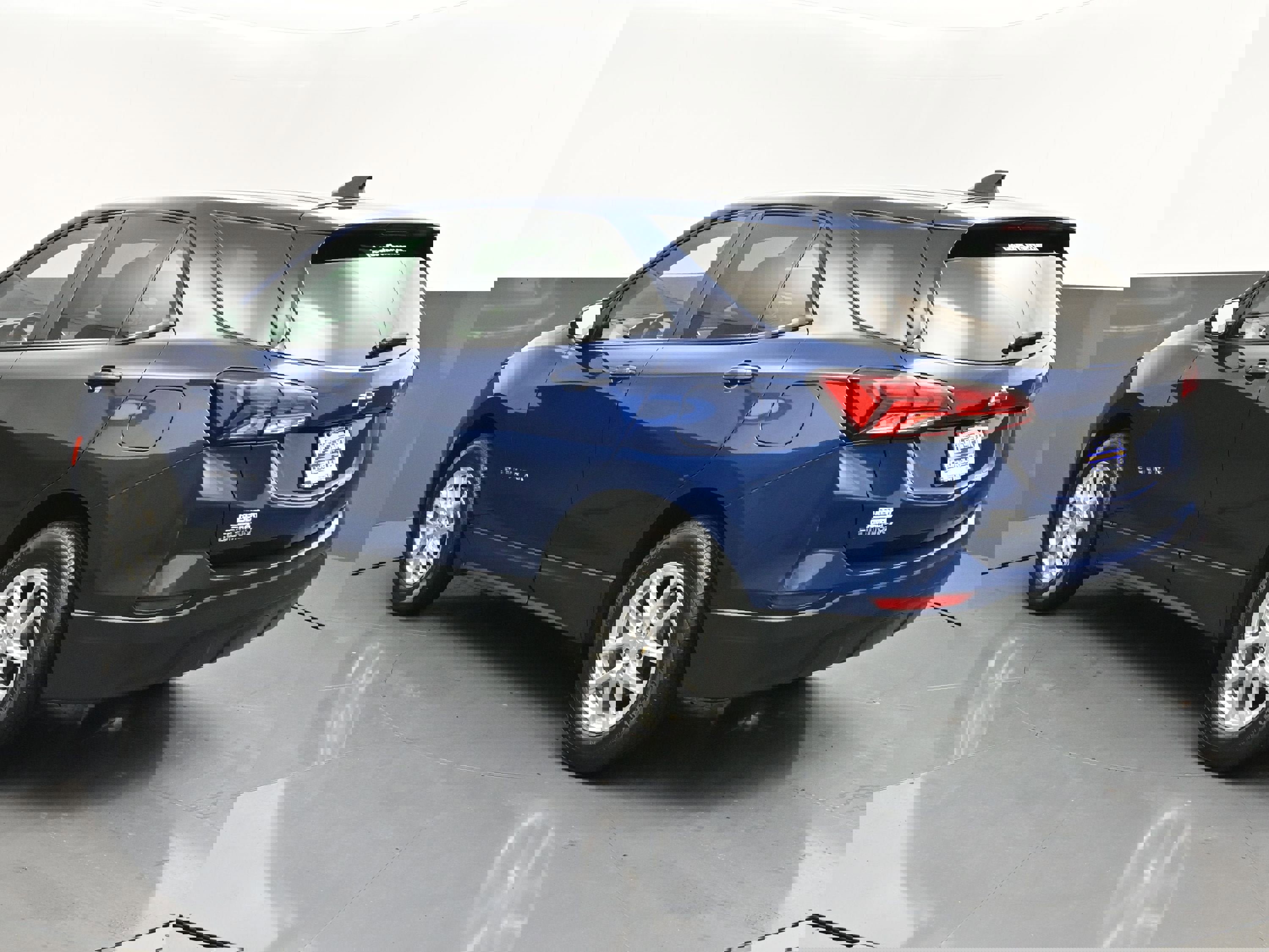 Used 2022 Chevrolet Equinox LS w/ LS Convenience Package image 5