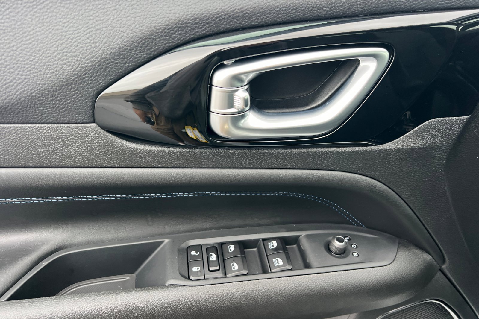 New 2026 Jeep Compass Latitude image 9