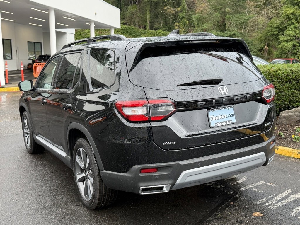 Used 2025 Honda Pilot Elite image 6