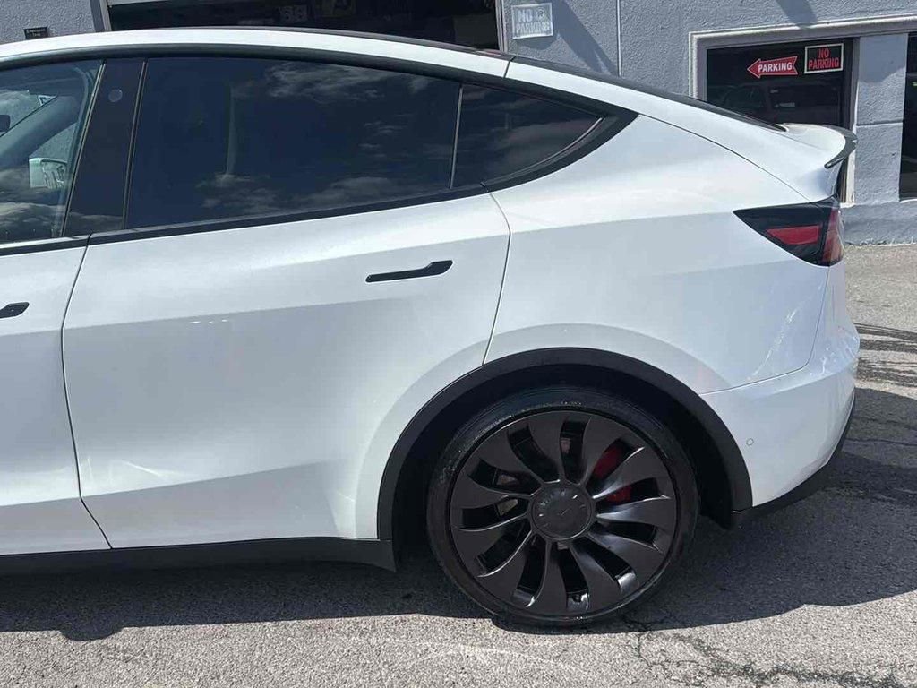 Used 2022 Tesla Model Y Performance AWD/4WD image 7