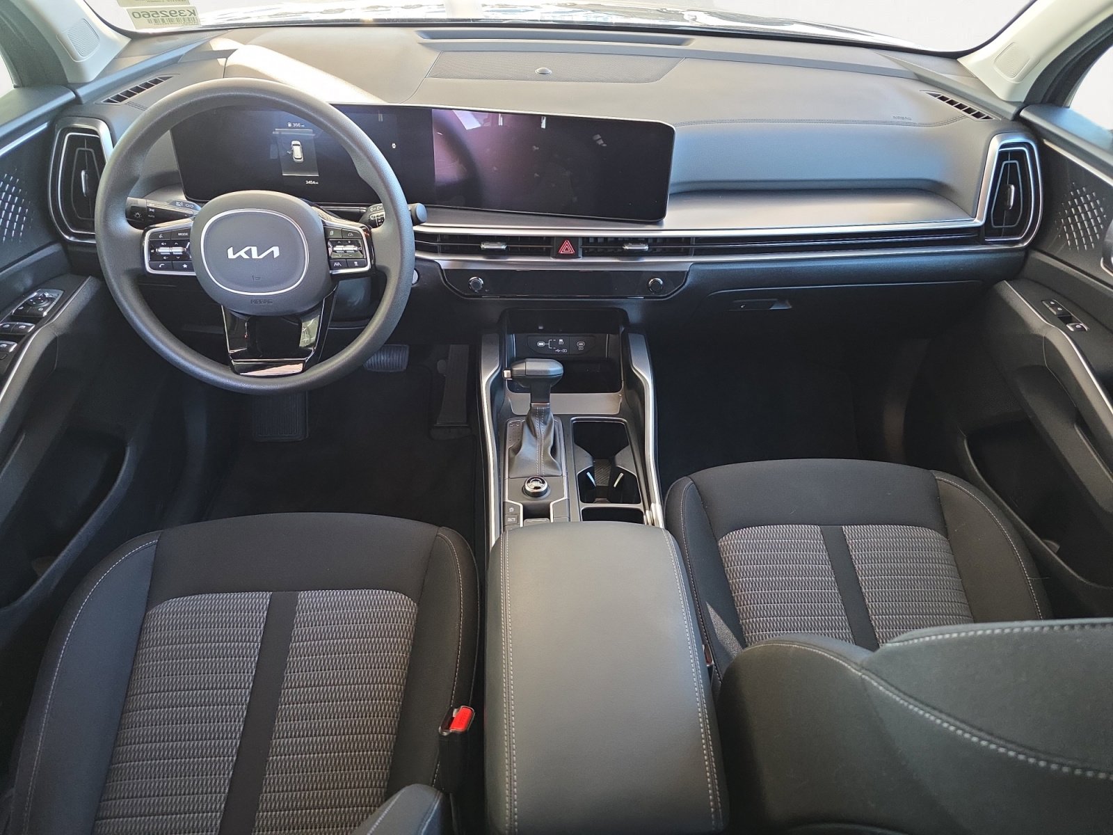 Certified 2025 Kia Sorento LX image 2