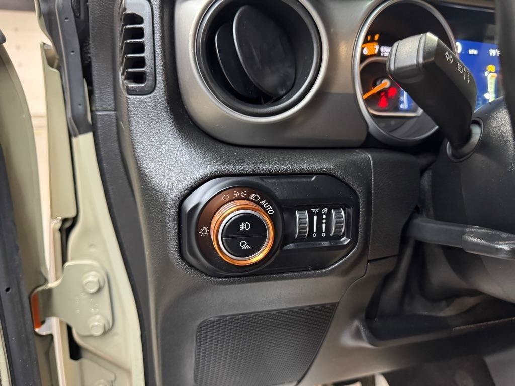 Used 2020 Jeep Gladiator Sport w/ Quick Order Package 24S AWD/4WD image 22