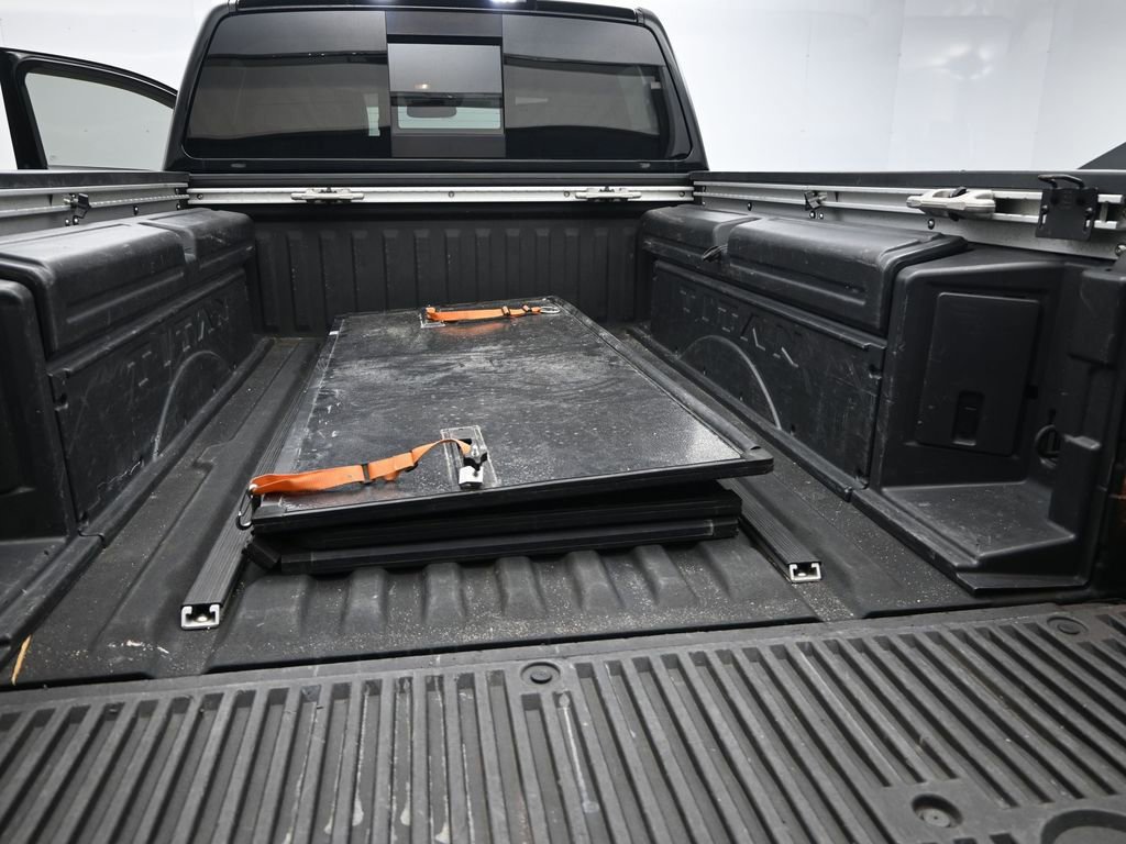Used 2019 Nissan Titan Platinum Reserve w/ Platinum Utility Package image 11