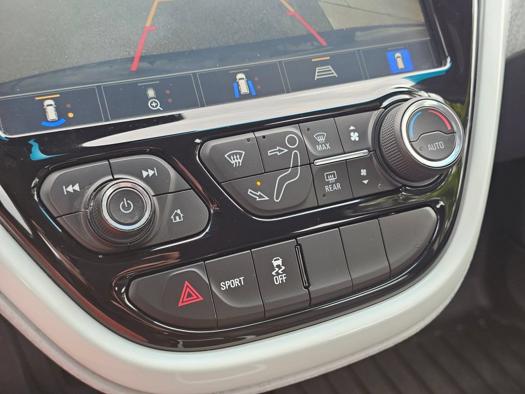 Used 2020 Chevrolet Bolt Premier w/ Infotainment Package FWD image 32