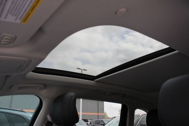 New 2026 Lincoln Nautilus Reserve AWD/4WD image 34