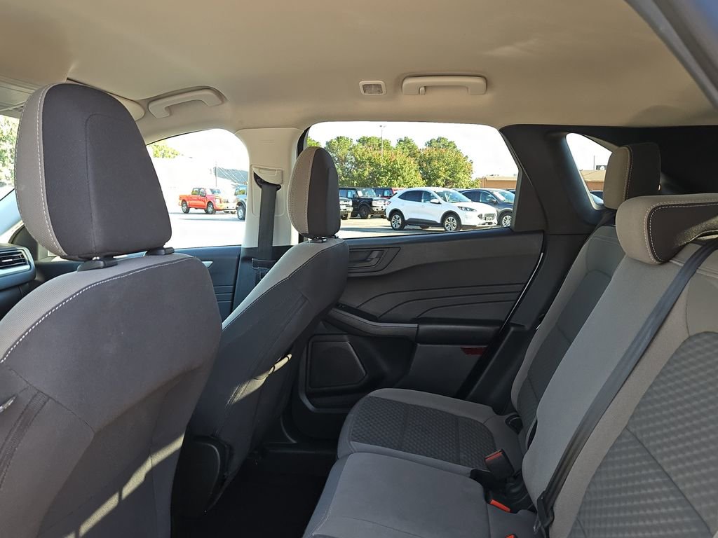 Used 2022 Ford Escape SE image 16
