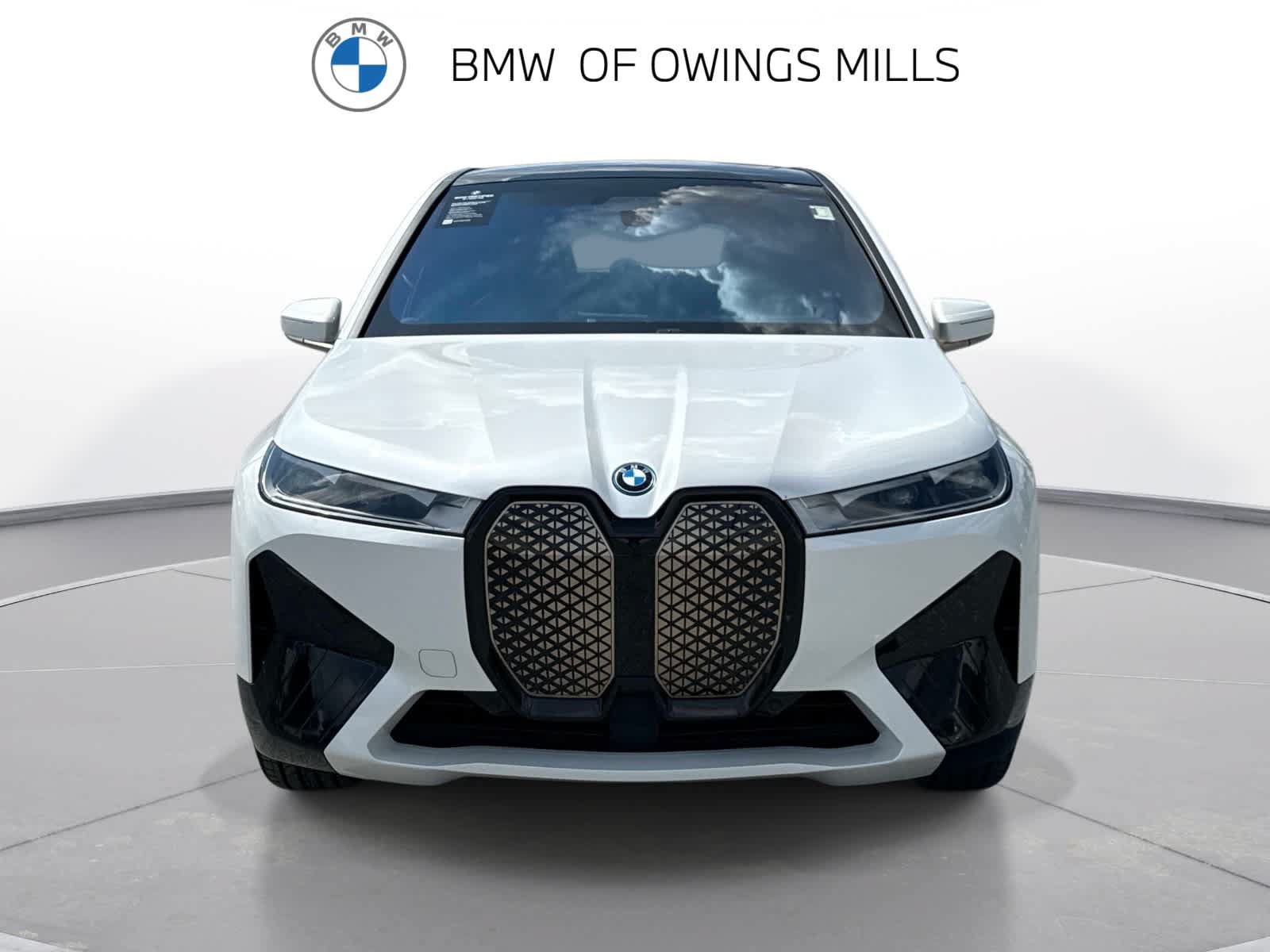 Used 2024 BMW iX xDrive50 w/ Premium Package AWD/4WD image 8