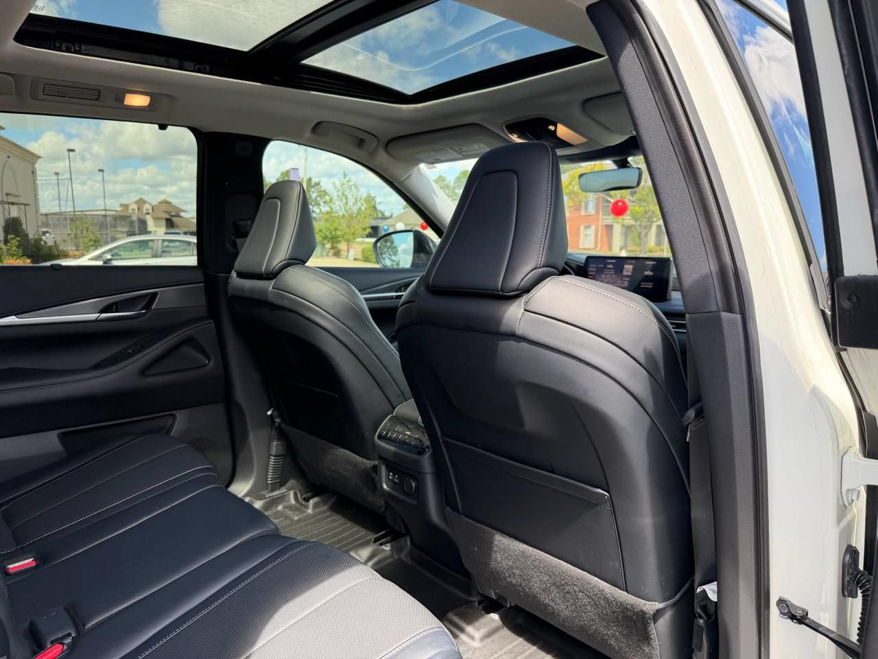 Used 2023 INFINITI QX60 Luxe w/ Cargo Package AWD/4WD image 17