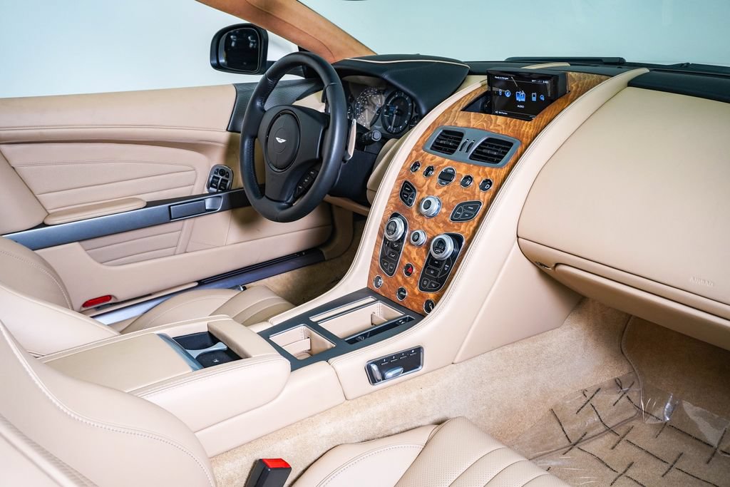 Used 2016 Aston Martin DB9 GT RWD image 19