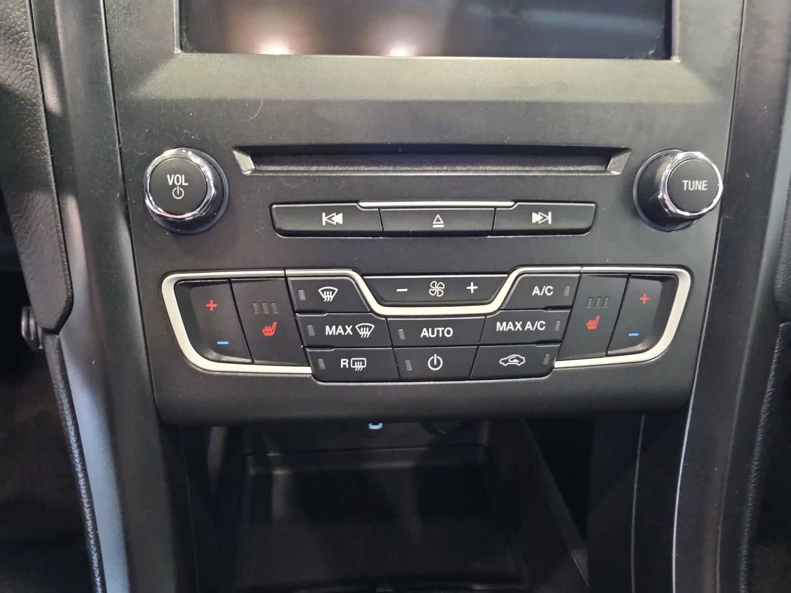 Used 2018 Ford Fusion SE w/ Equipment Group 601A FWD image 52