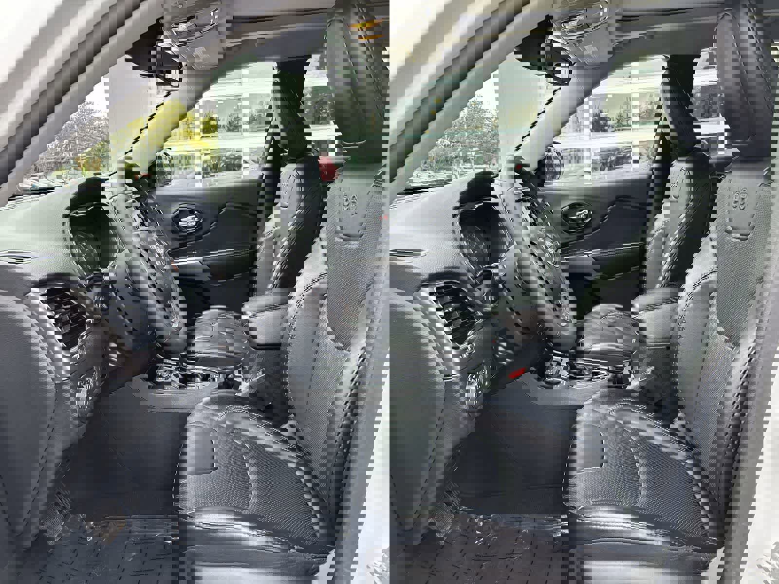 Certified 2022 Jeep Cherokee Limited AWD/4WD image 9