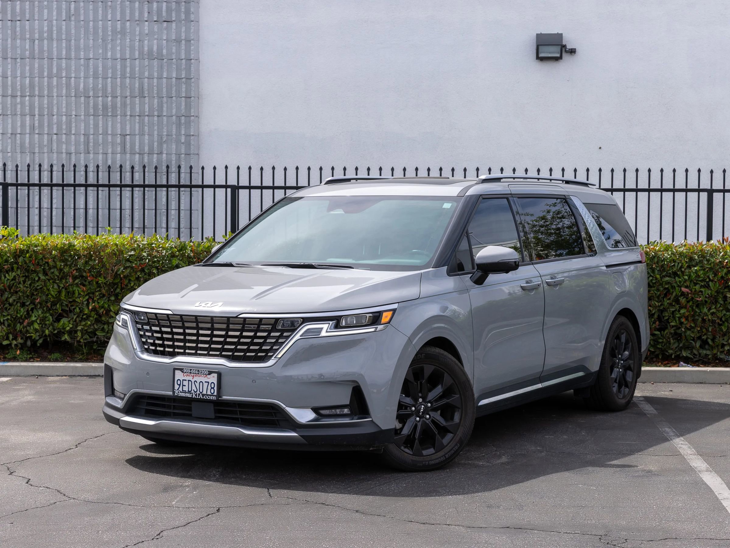 Used 2022 Kia Carnival SX Prestige image 14