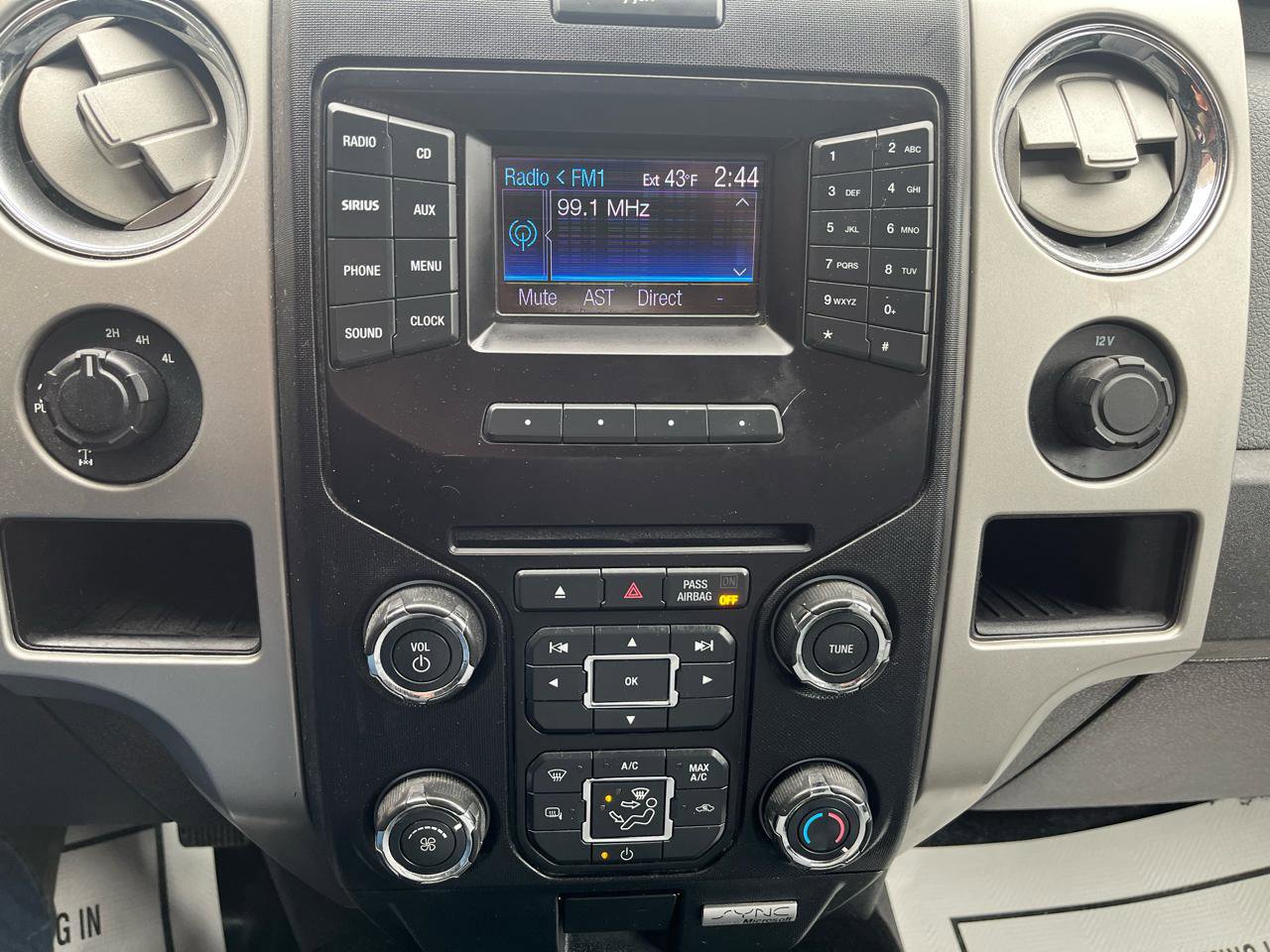 Used 2013 Ford F150 XLT w/ XLT Chrome Pkg image 14