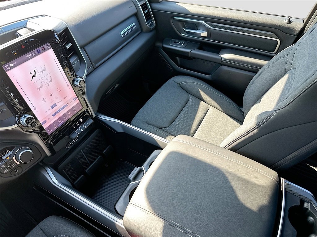 New 2026 RAM 1500 4x4 Crew Cab image 23