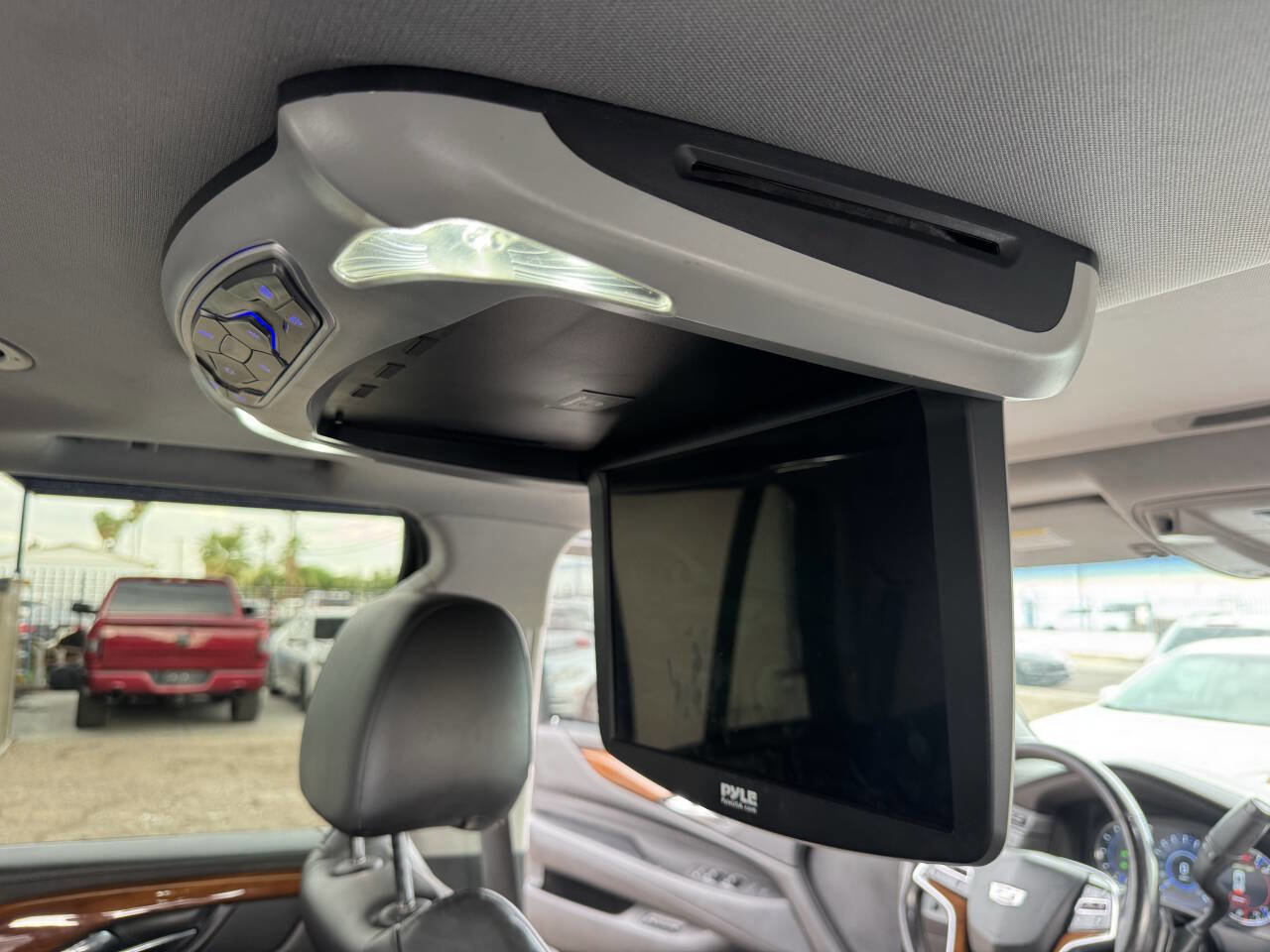 Used 2016 Cadillac Escalade Luxury image 13