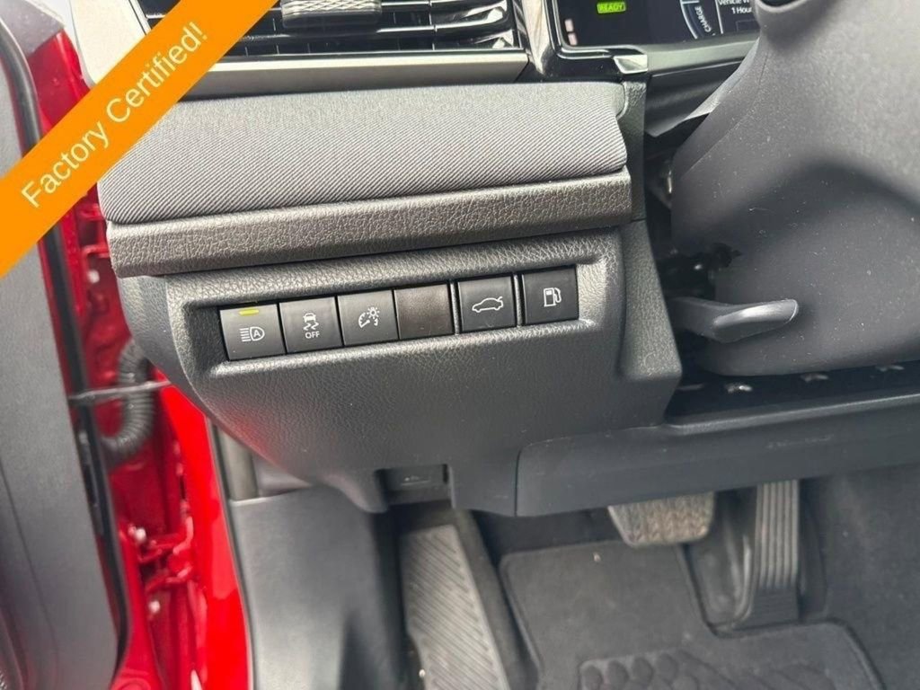 Used 2025 Toyota Camry LE image 15