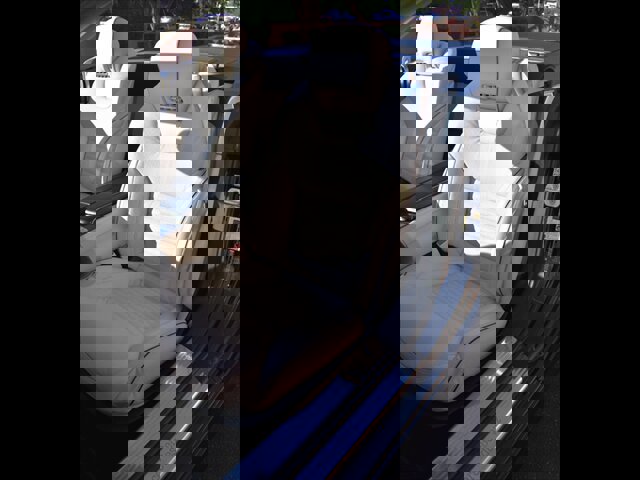 Used 2015 Mercedes-Benz SL 550 w/ Driver Assistance Package image 39