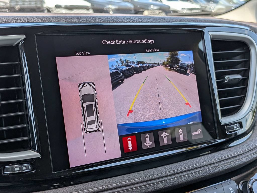 Used 2021 Chrysler Pacifica Touring-L w/ Premium & Safety Sphere Group FWD image 21
