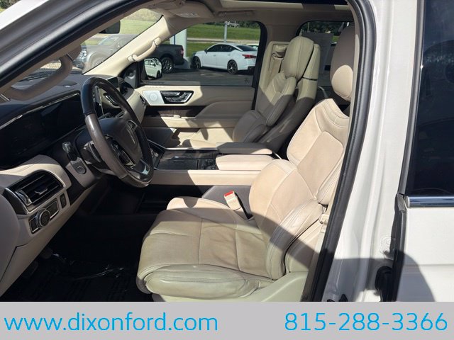 Used 2019 Lincoln Navigator Reserve AWD/4WD image 12