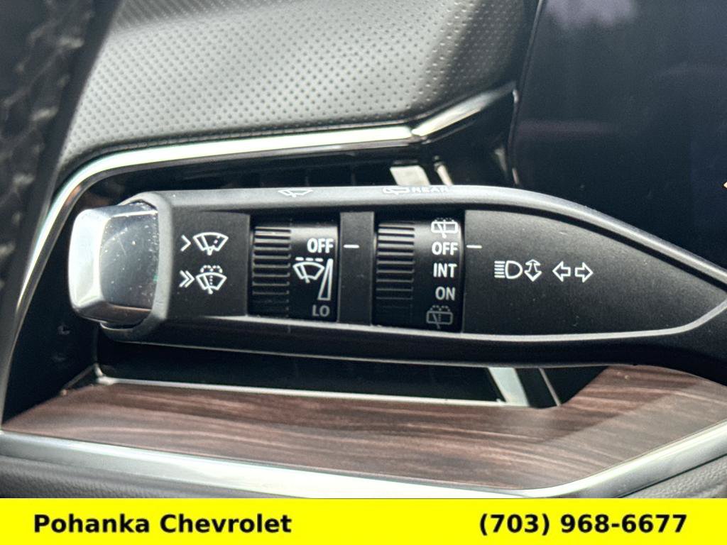 Certified 2025 Chevrolet Suburban Premier AWD/4WD image 11