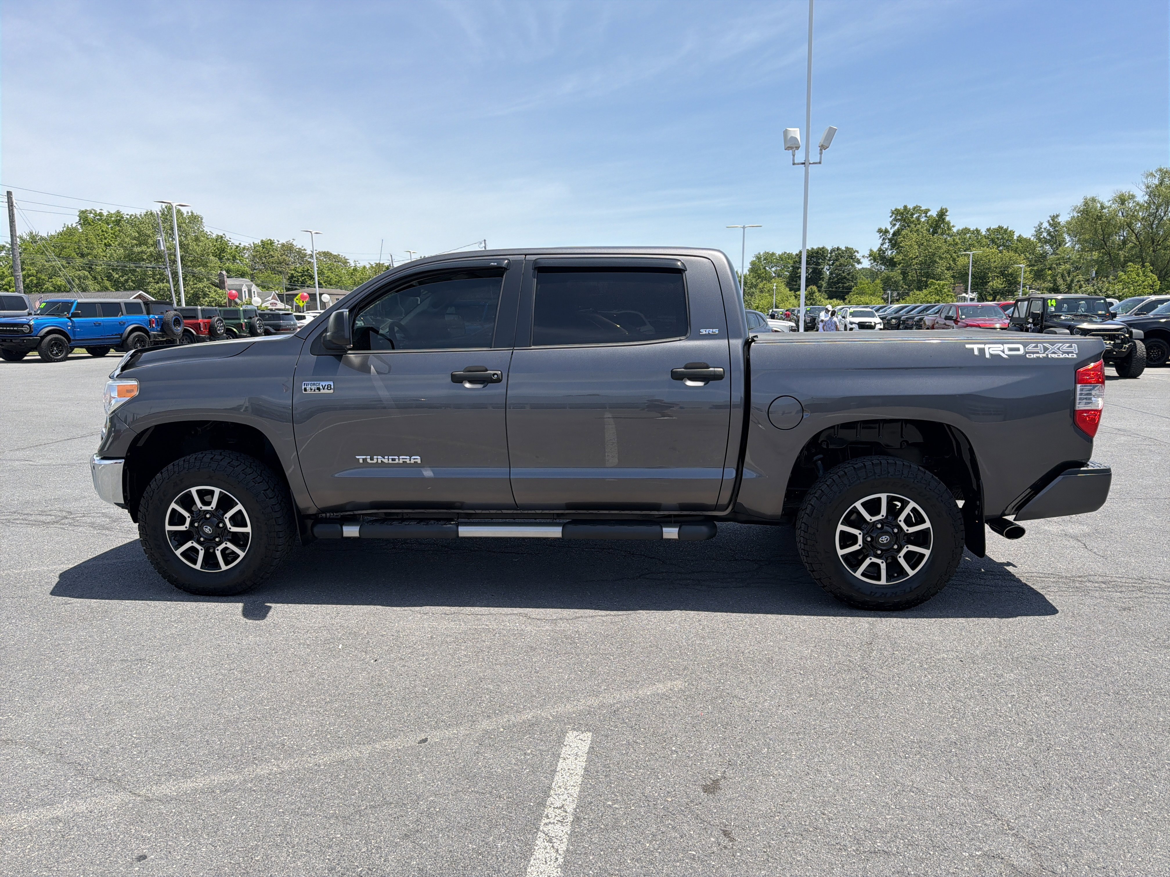 Used 2016 Toyota Tundra SR5 w/ TRD Off Road Package AWD/4WD image 7