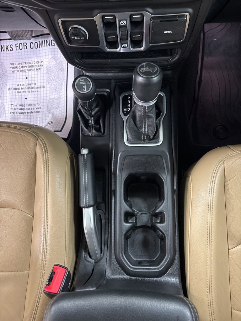 Used 2018 Jeep Wrangler Unlimited Sahara image 13