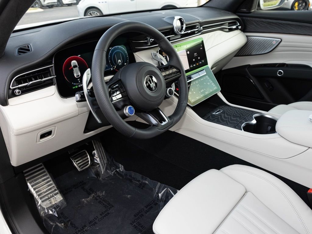 New 2026 Maserati Grecale Modena image 2