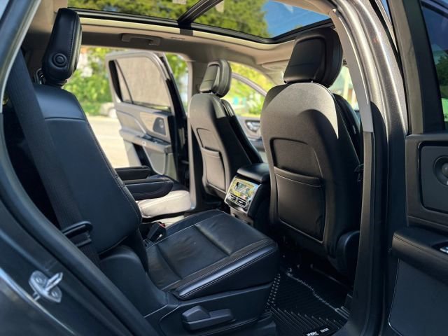 Used 2020 Lincoln Aviator Reserve w/ Equipment Group 201A image 15