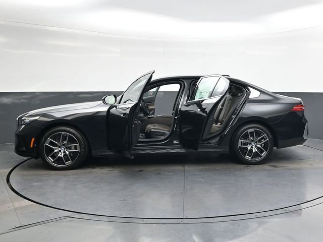 New 2026 BMW 530i xDrive w/ Premium Package image 35