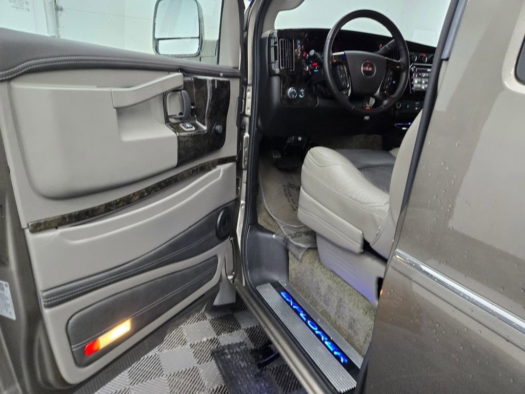 Used 2023 GMC Savana 2500 image 15