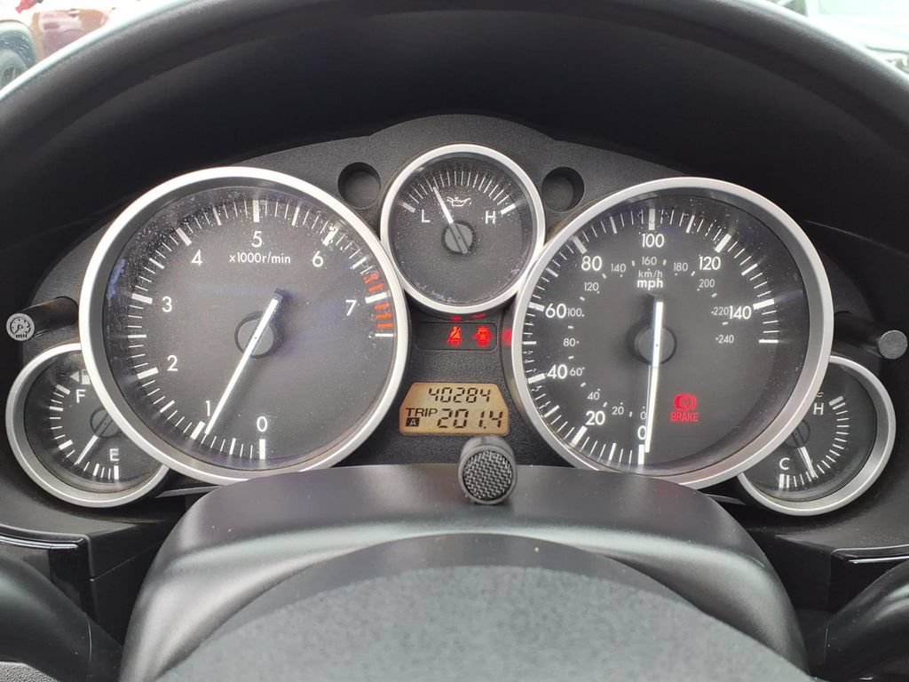 Used 2006 MAZDA MX-5 Miata Grand Touring RWD image 22
