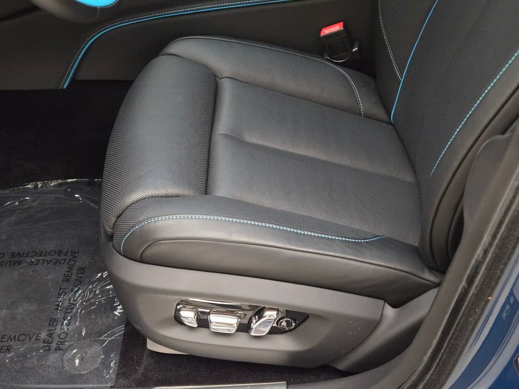 Certified 2025 Rolls-Royce Ghost AWD/4WD image 32