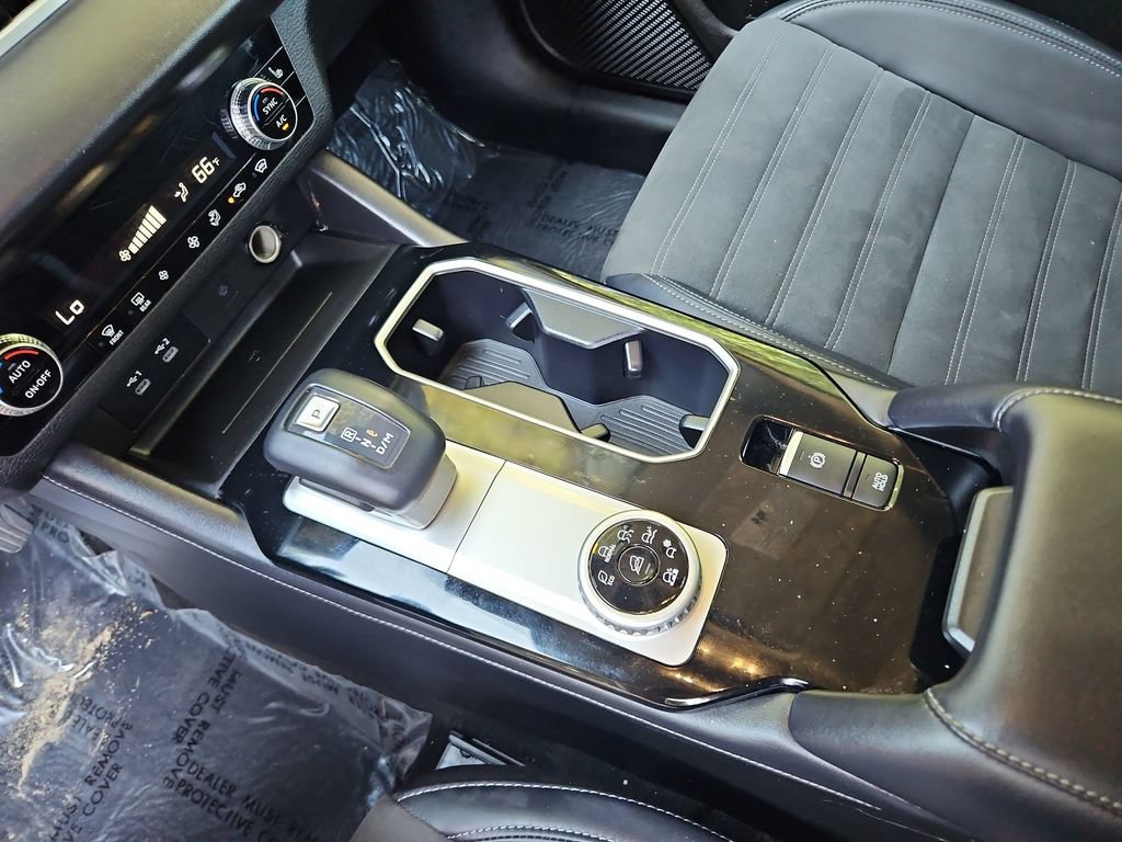 Used 2025 Mitsubishi Outlander SE AWD/4WD image 21