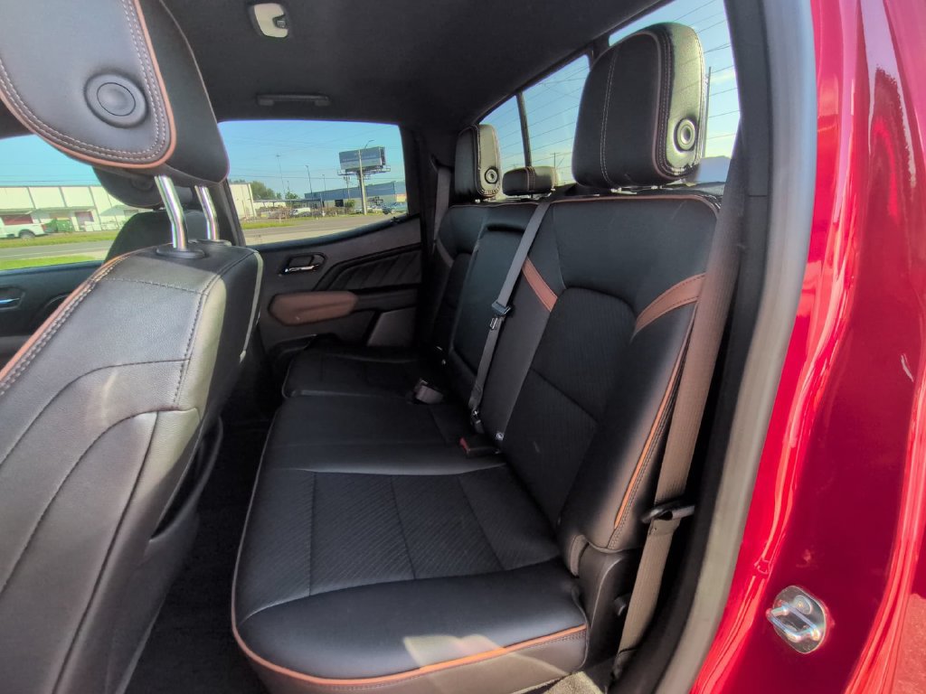 Used 2023 GMC Canyon AT4 w/ AT4 Premium Package AWD/4WD image 19