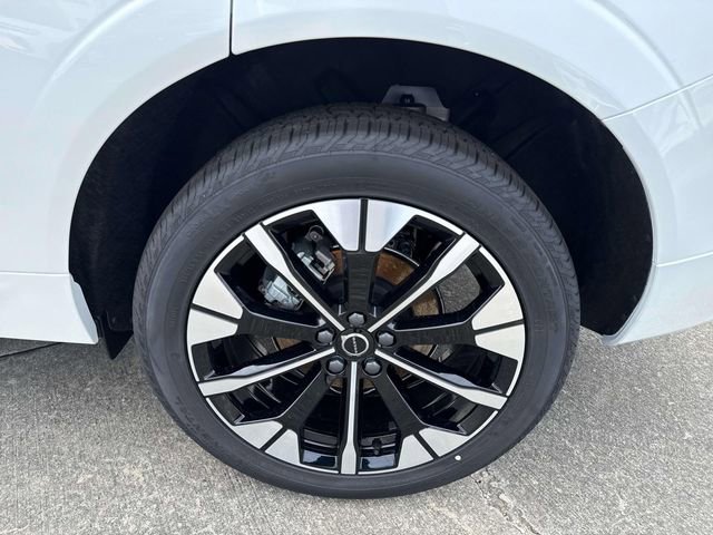 New 2026 Volvo XC60 B5 Plus w/ Climate Package image 5