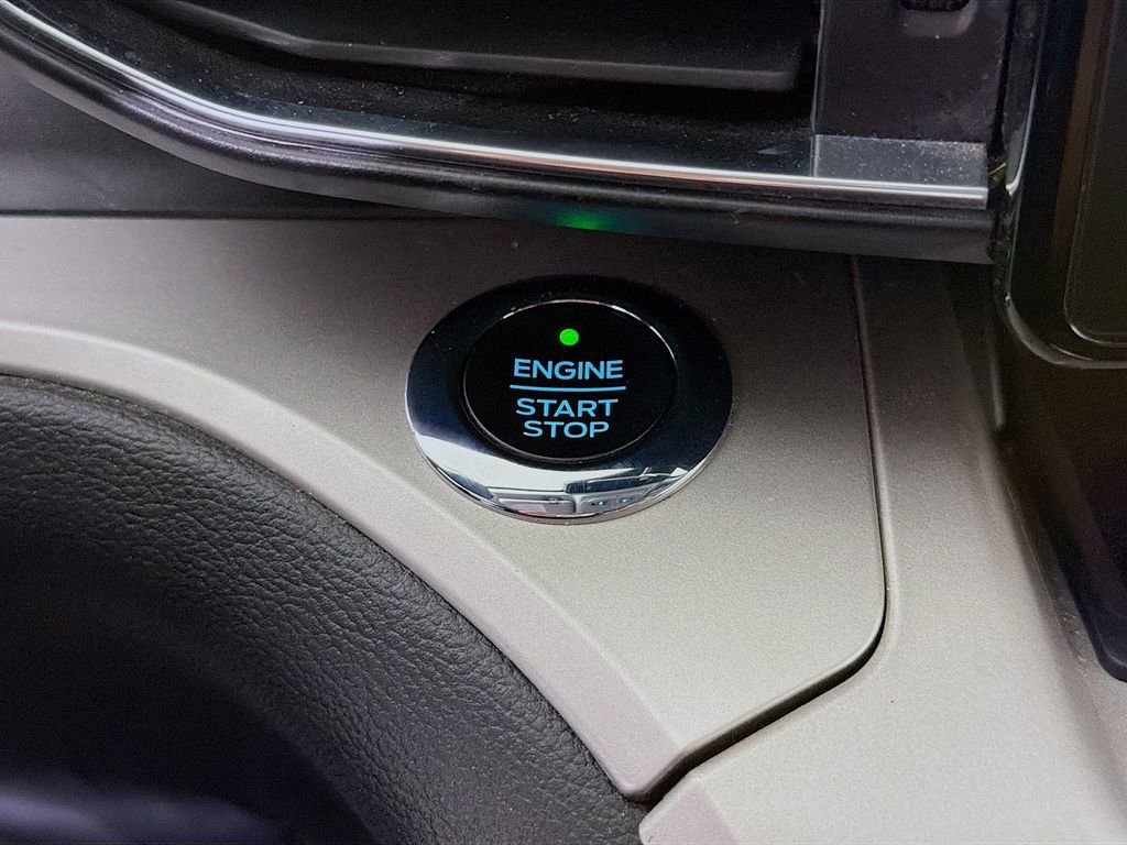 Used 2021 Ford Explorer XLT w/ Equipment Group 202A image 31