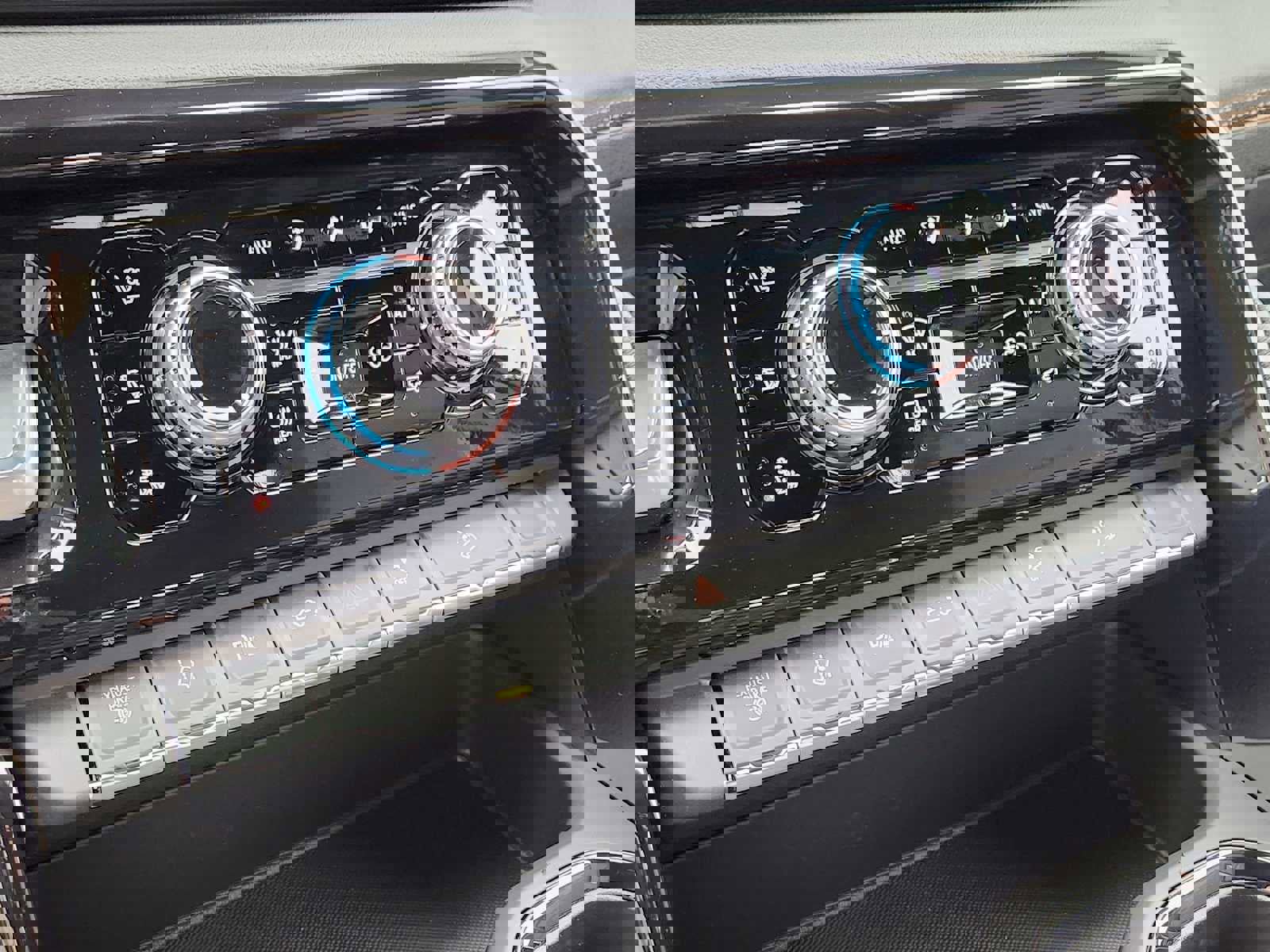 New 2026 GMC Sierra 2500 AT4 w/ AT4 Premium Plus Package image 22