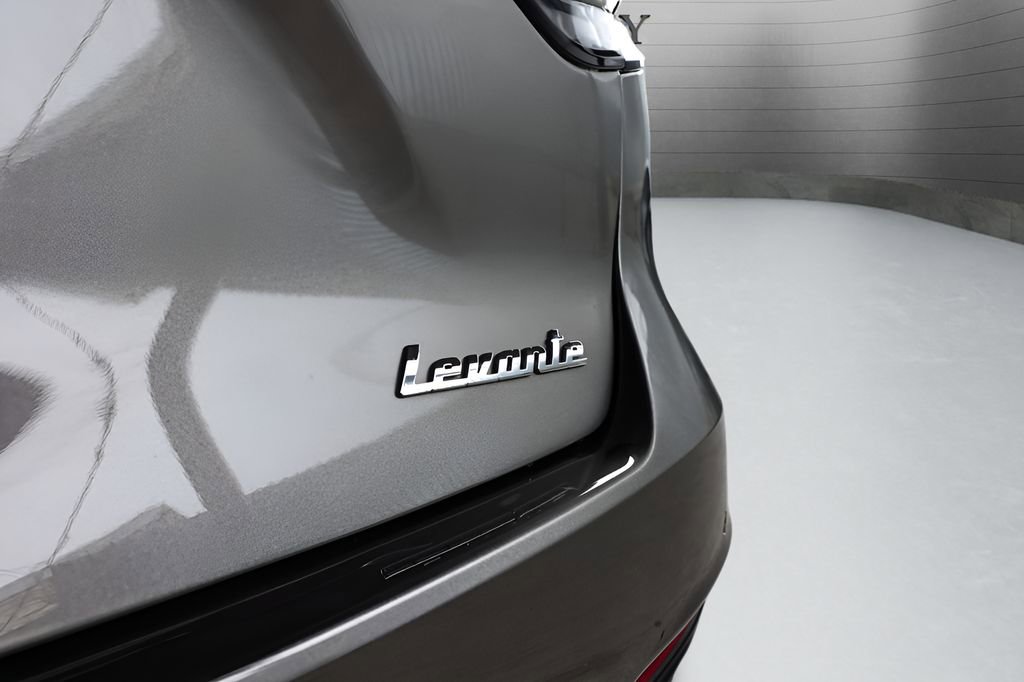 Used 2023 Maserati Levante Modena image 22