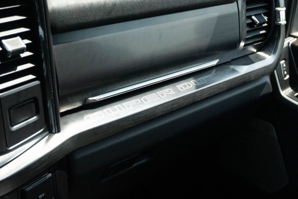Used 2024 Ford F250 Lariat w/ Lariat Ultimate Package AWD/4WD image 37