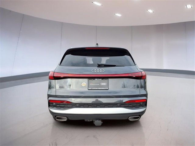 Used 2025 Audi Q5 Premium w/ Convenience Package image 5