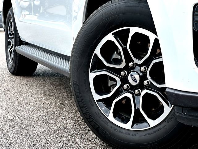 Used 2024 Ford Expedition XLT image 2