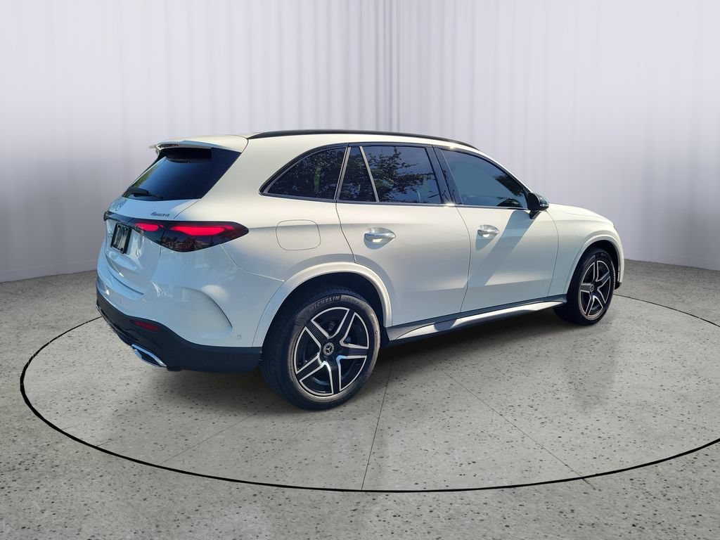 Used 2025 Mercedes-Benz GLC 300 4MATIC image 2