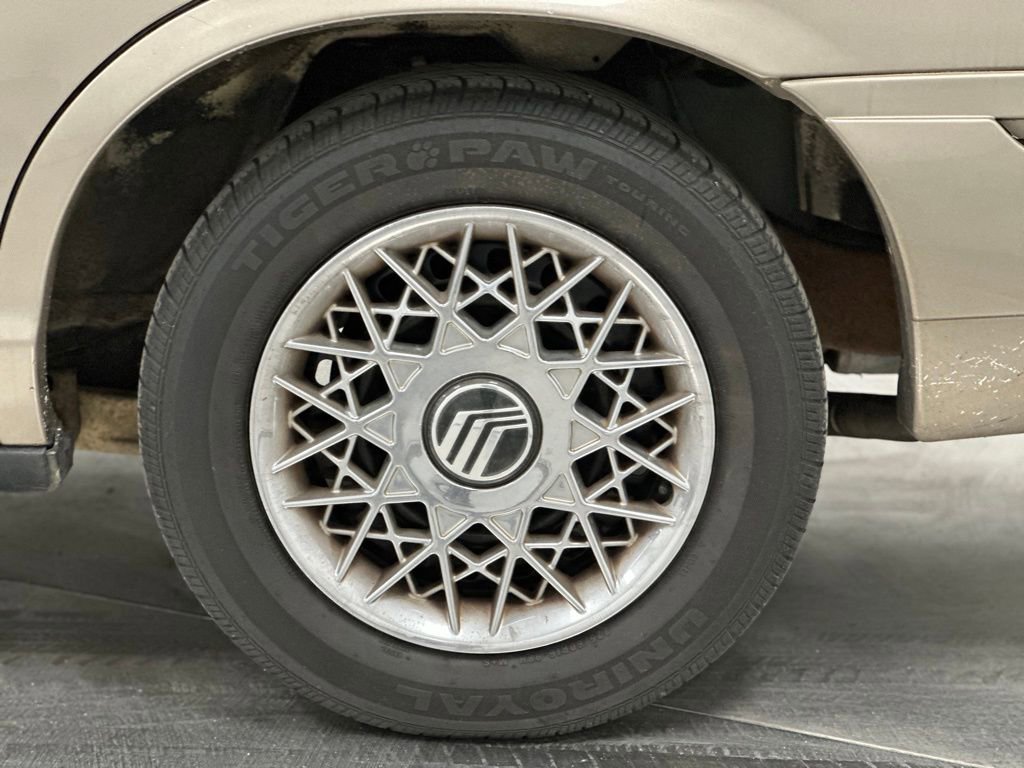 Used 2001 Mercury Grand Marquis GS image 22