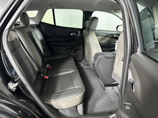 Used 2025 Chevrolet Trax ACTIV FWD image 27