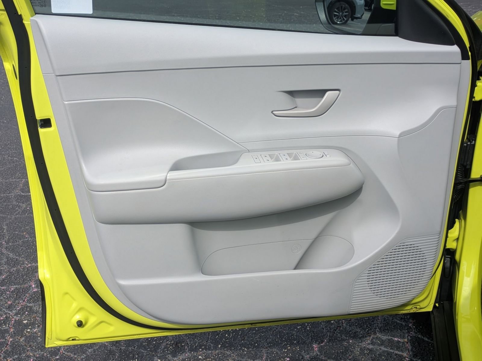 Used 2024 Hyundai Kona SE image 19