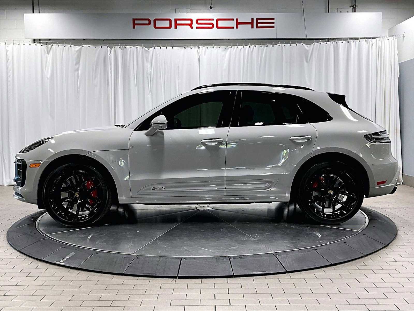 Used 2025 Porsche Macan GTS image 2