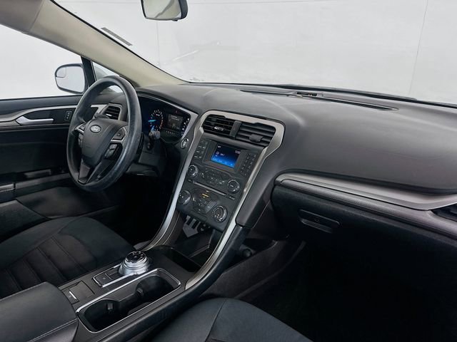 Used 2017 Ford Fusion SE image 27
