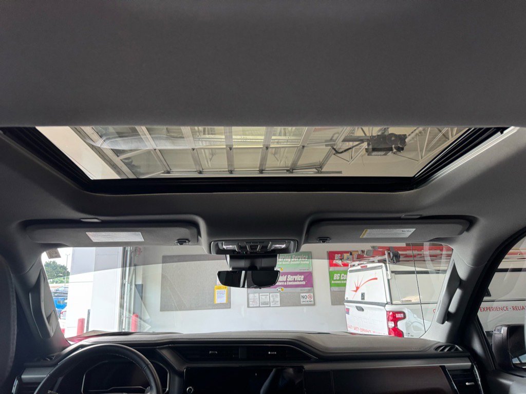 Used 2024 GMC Sierra 1500 Denali w/ Technology Package image 18