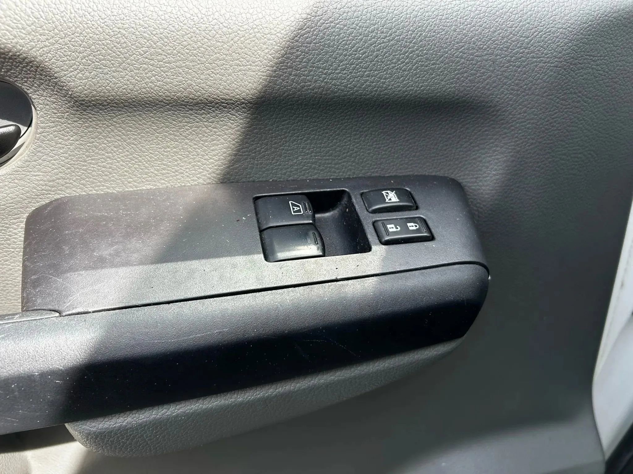 Used 2016 Nissan NV 2500 S w/ Power Package image 18