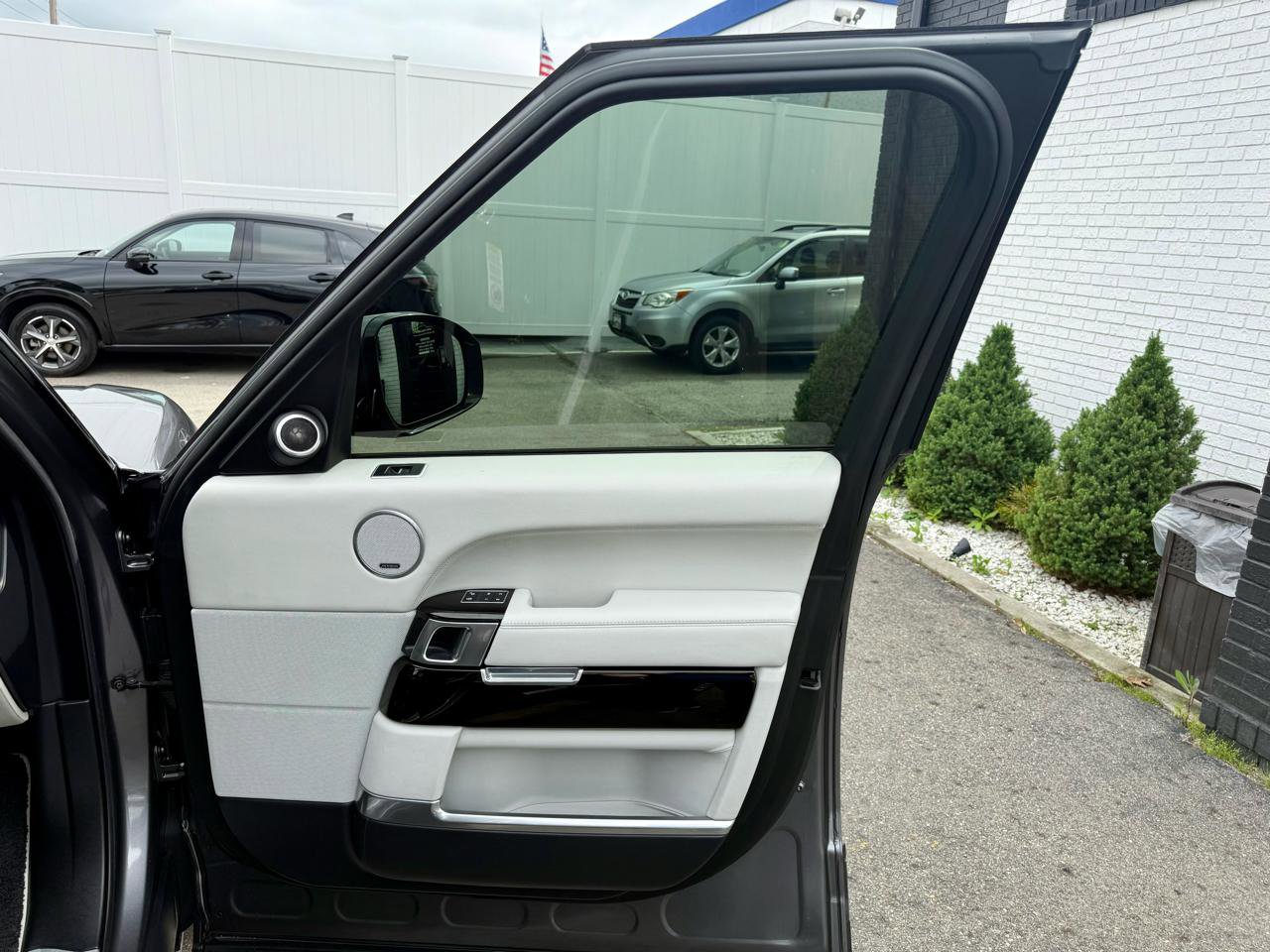Used 2014 Land Rover Range Rover Autobiography AWD/4WD image 21